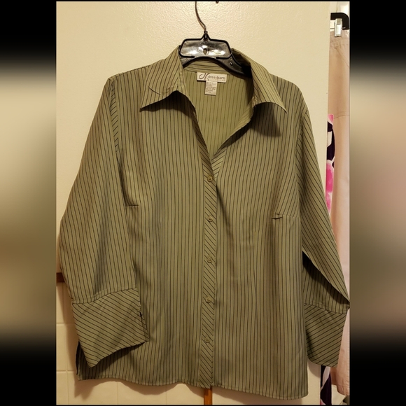 *Striped Green Top - Picture 1 of 3